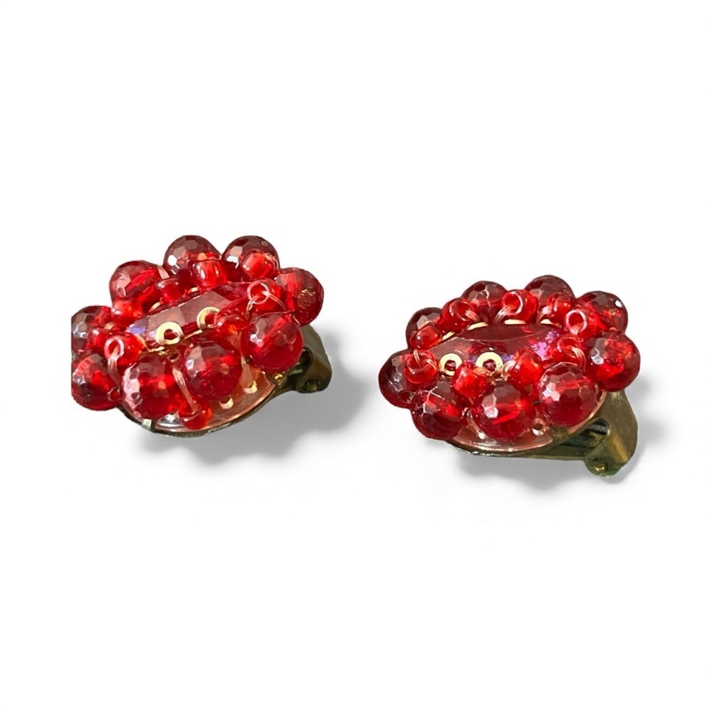 Vintage CLIP ON Red Glass Beaded Earrings Gold Tone Clasp Inside Beads Signed W - Picture 2 of 5